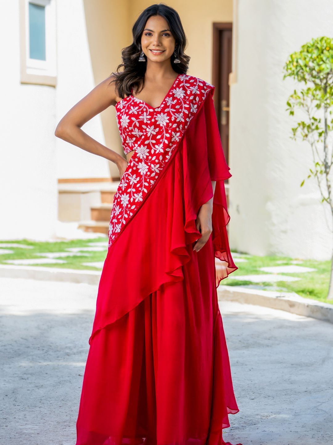 HOUSE OF JAMOTI Floral Embroidered Saree - Image 3