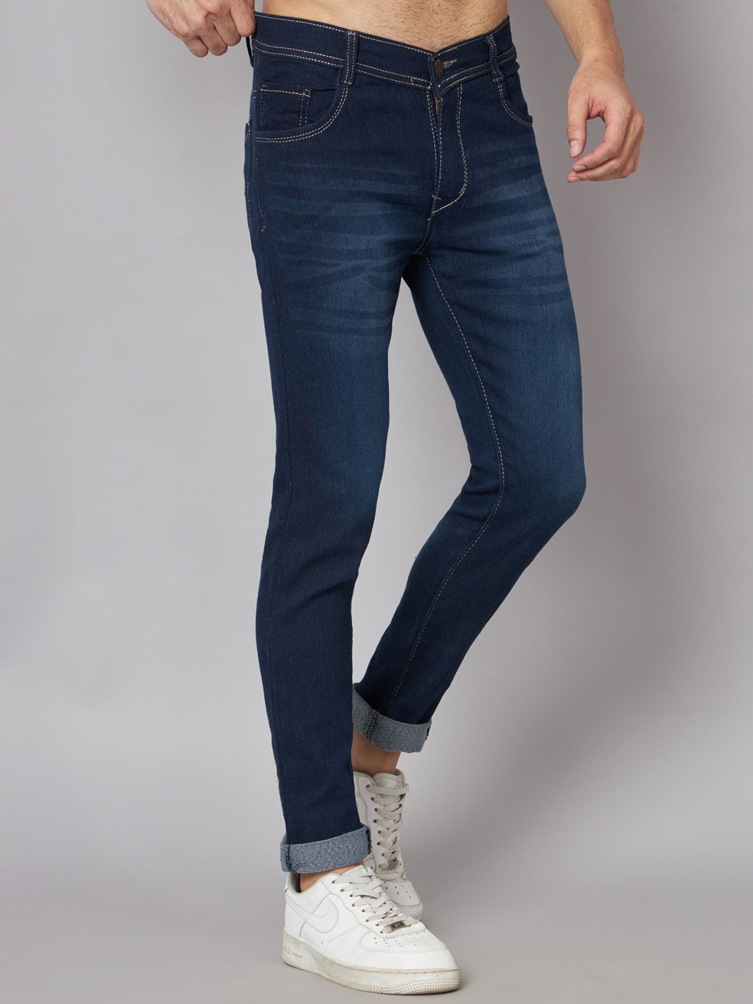 Men Classic Slim Fit Mid-Rise Light Fade Jeans - Image 2