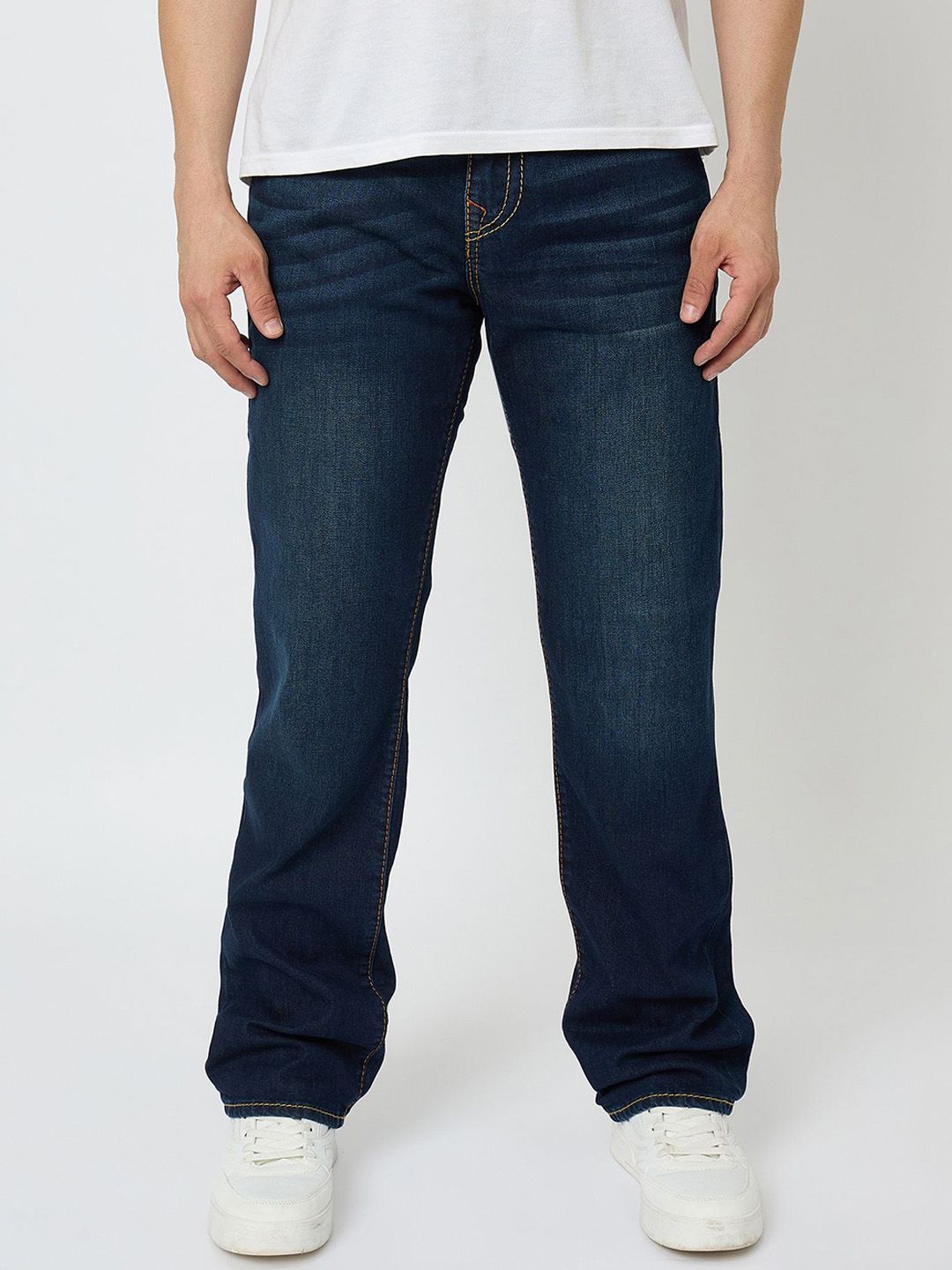Men Straight Fit Mid-Rise Jeans