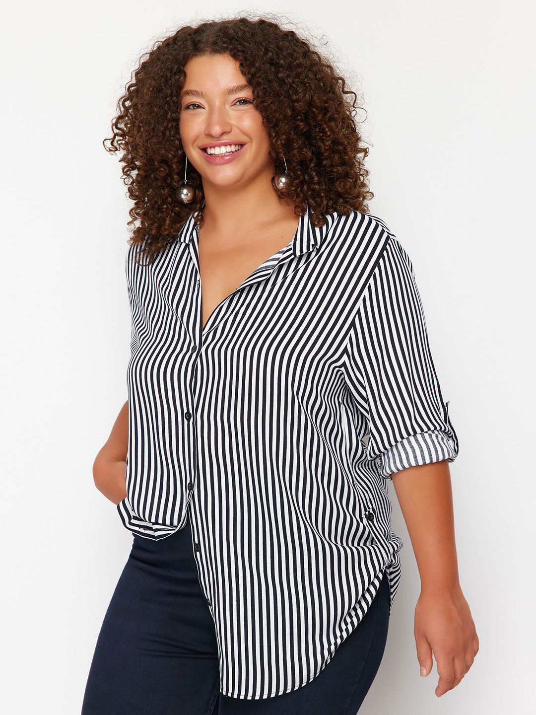 Women Oversized Fit Spread Collar Vertical Striped Casual Shirt - Image 3