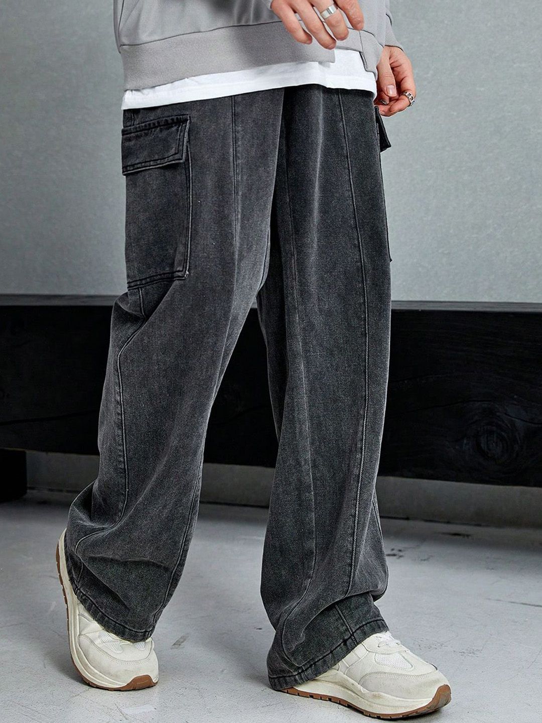 Men Low-Rise Stretchable Cargo Jeans - Image 3