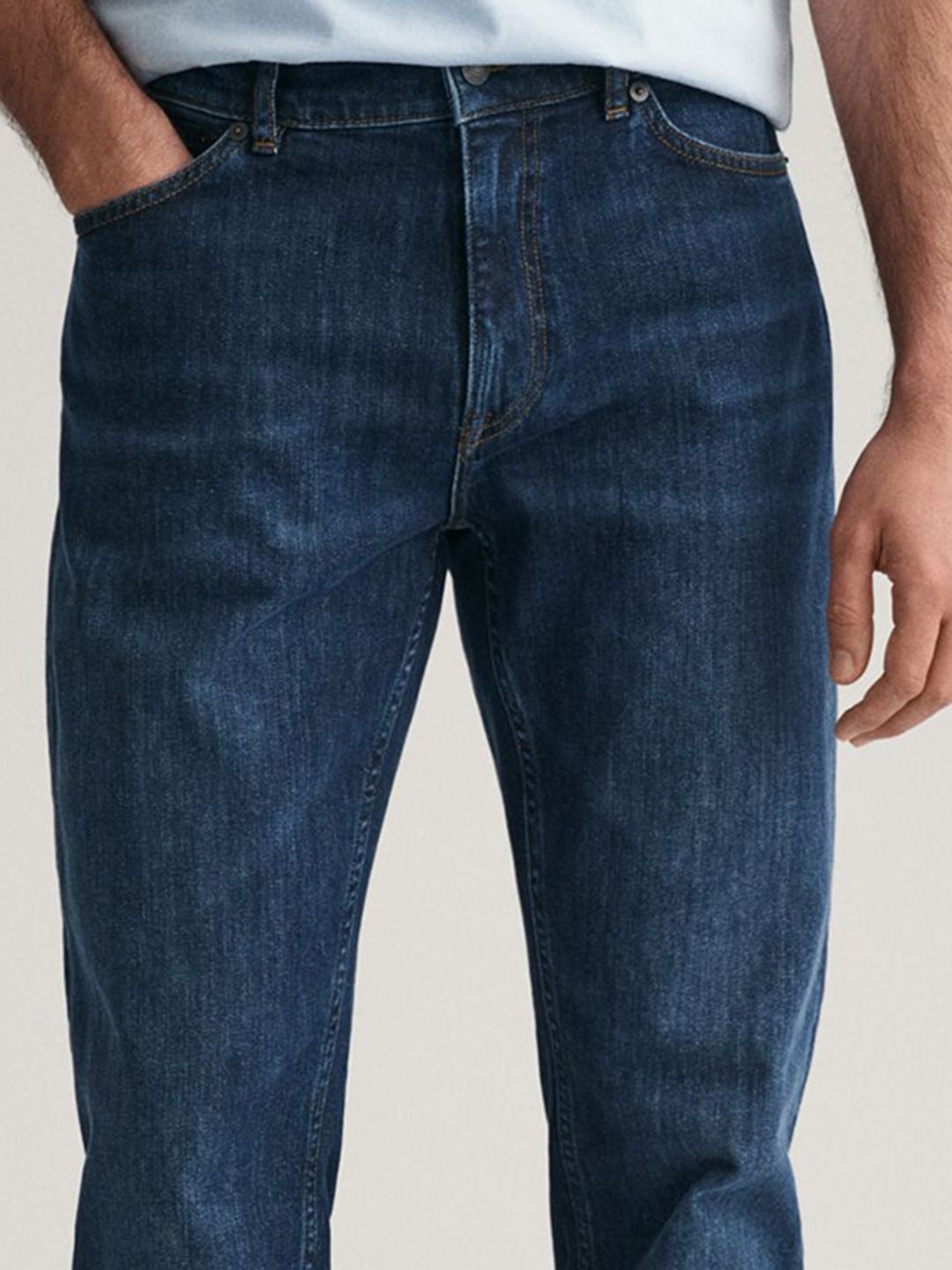 GANT Men Washed Mid-Rise Regular Fit Jeans - Image 3