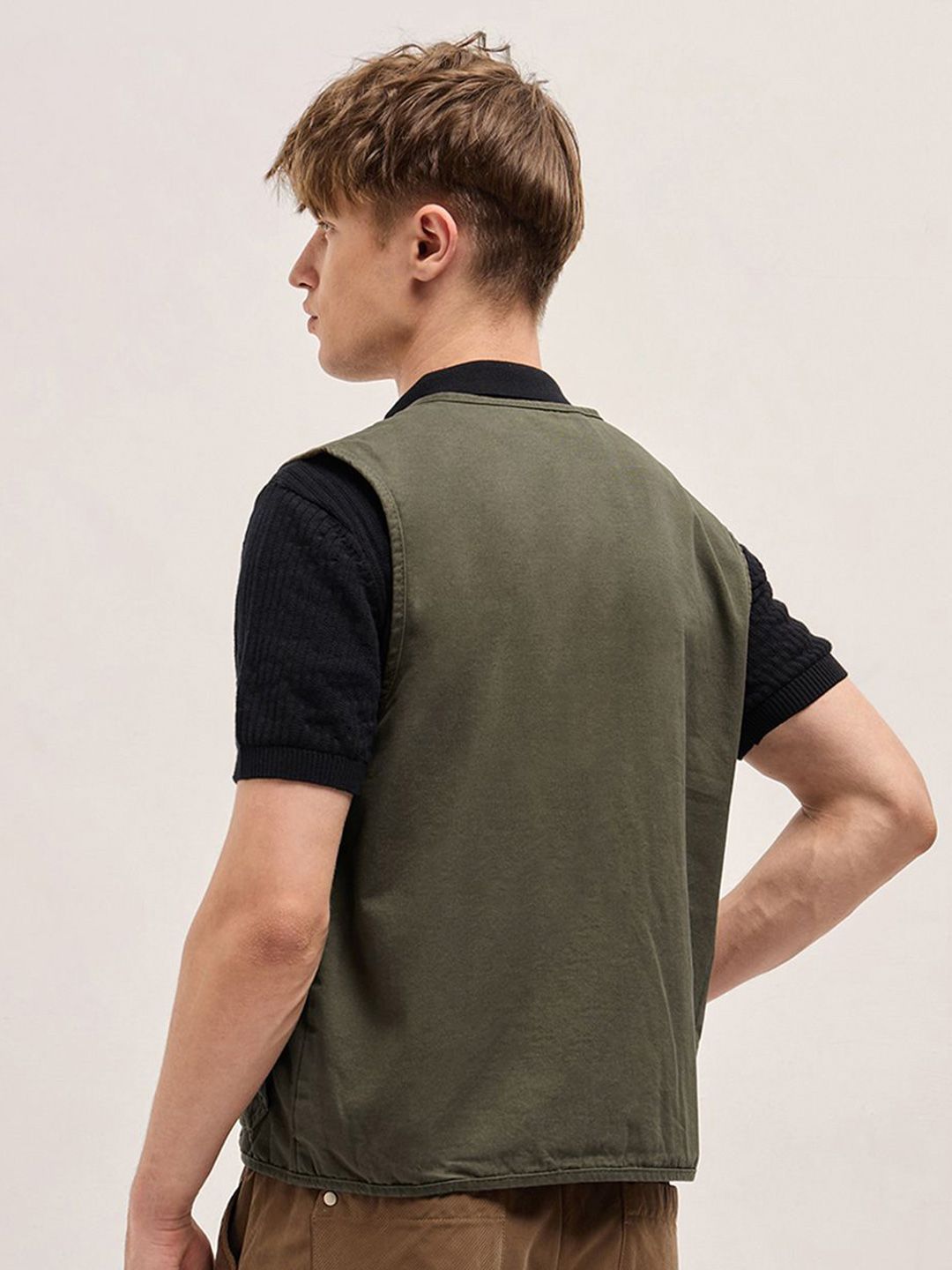 Men Collarless Solid Cotton Casual Gilet Jacket - Image 4