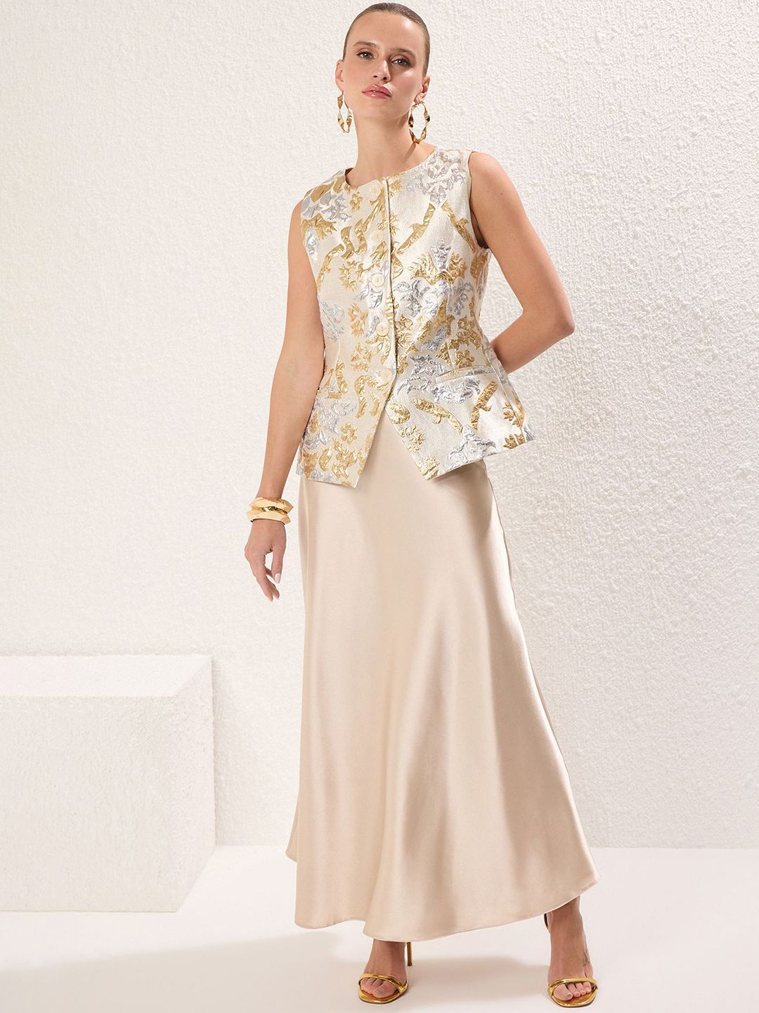 Floral Self Design Round Neck Waistcoat With Skirt