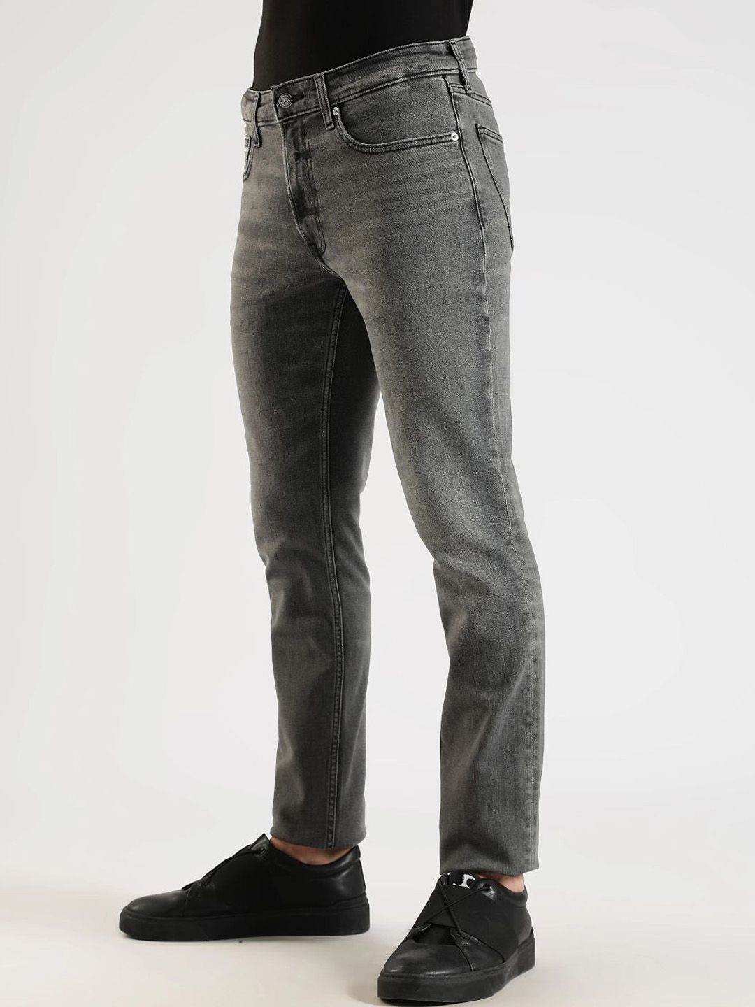 NEW Calvin Klein Jeans Men Slim Fit Mid-Rise Light Fade Jeans - Image 3
