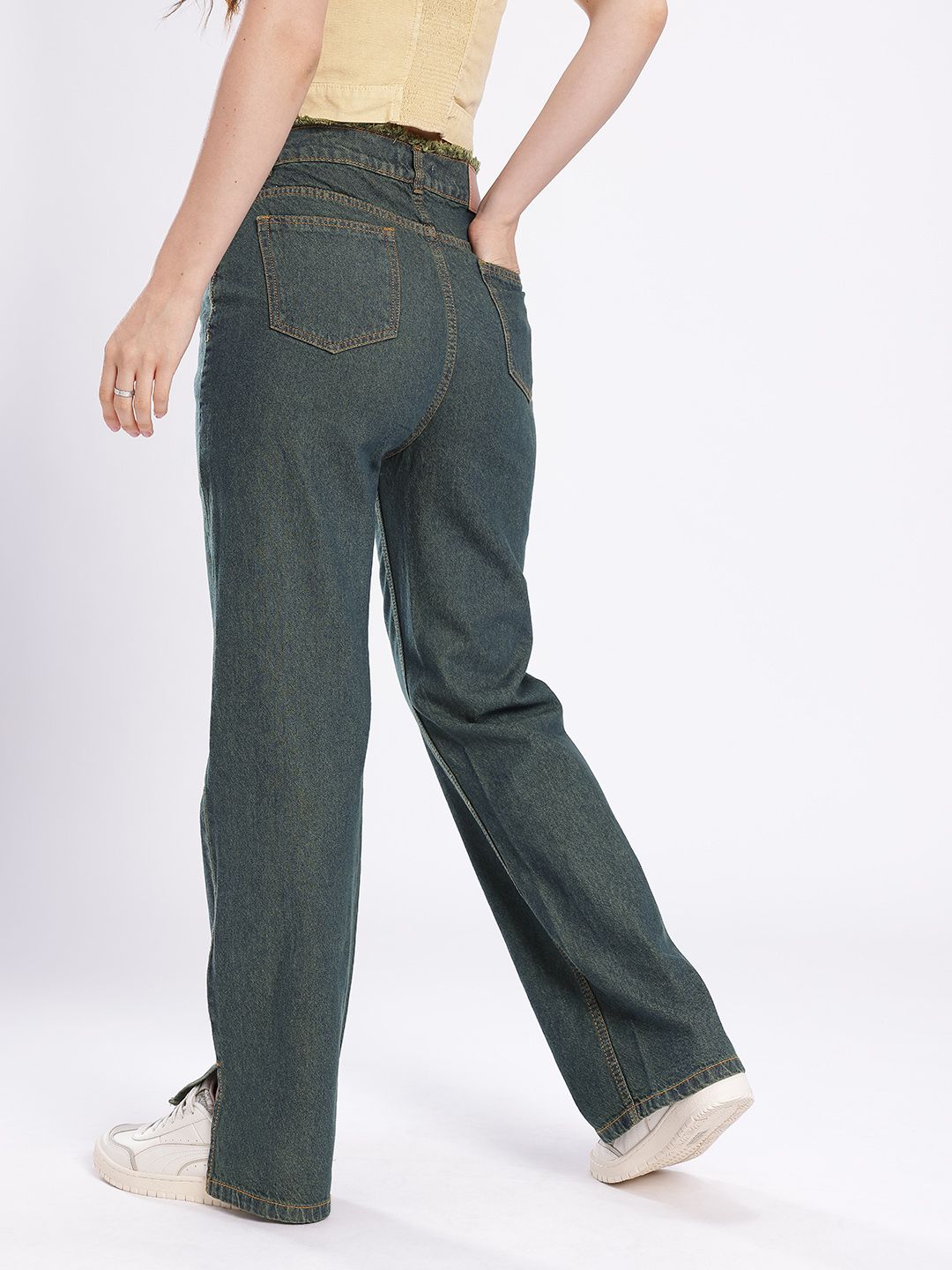 glitchez Women Frayed & Slit Straight Fit High-Rise Light Fade Jeans - Image 3