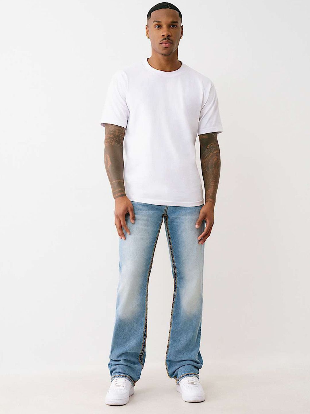 Men Straight Fit Mid-Rise Low Distress Light Fade Jeans - Image 4