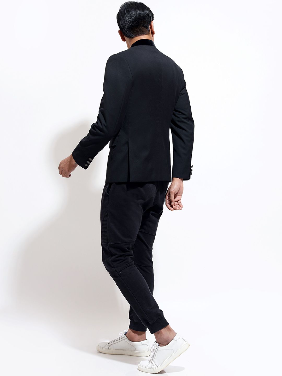 Slim-Fit Mandarin Collar Classic Bandhgala Velvet Party Blazer - Image 3