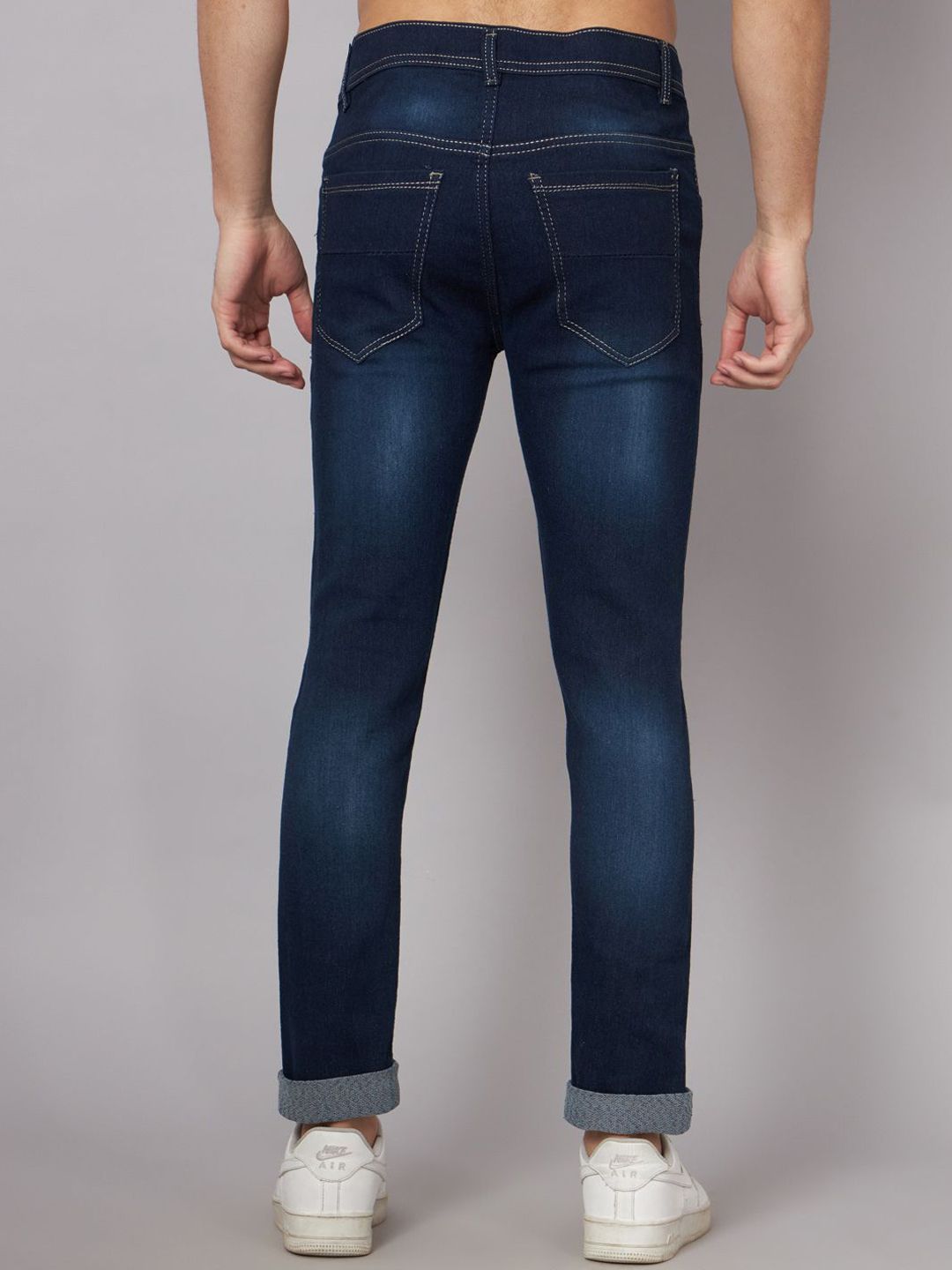 Men Classic Slim Fit Mid-Rise Light Fade Jeans - Image 4