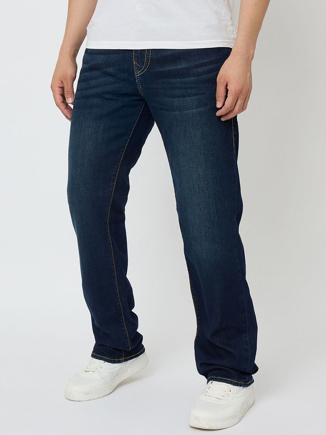 Men Straight Fit Mid-Rise Jeans - Image 2