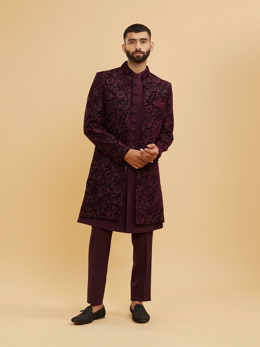 Men Embroidered Sherwani Set