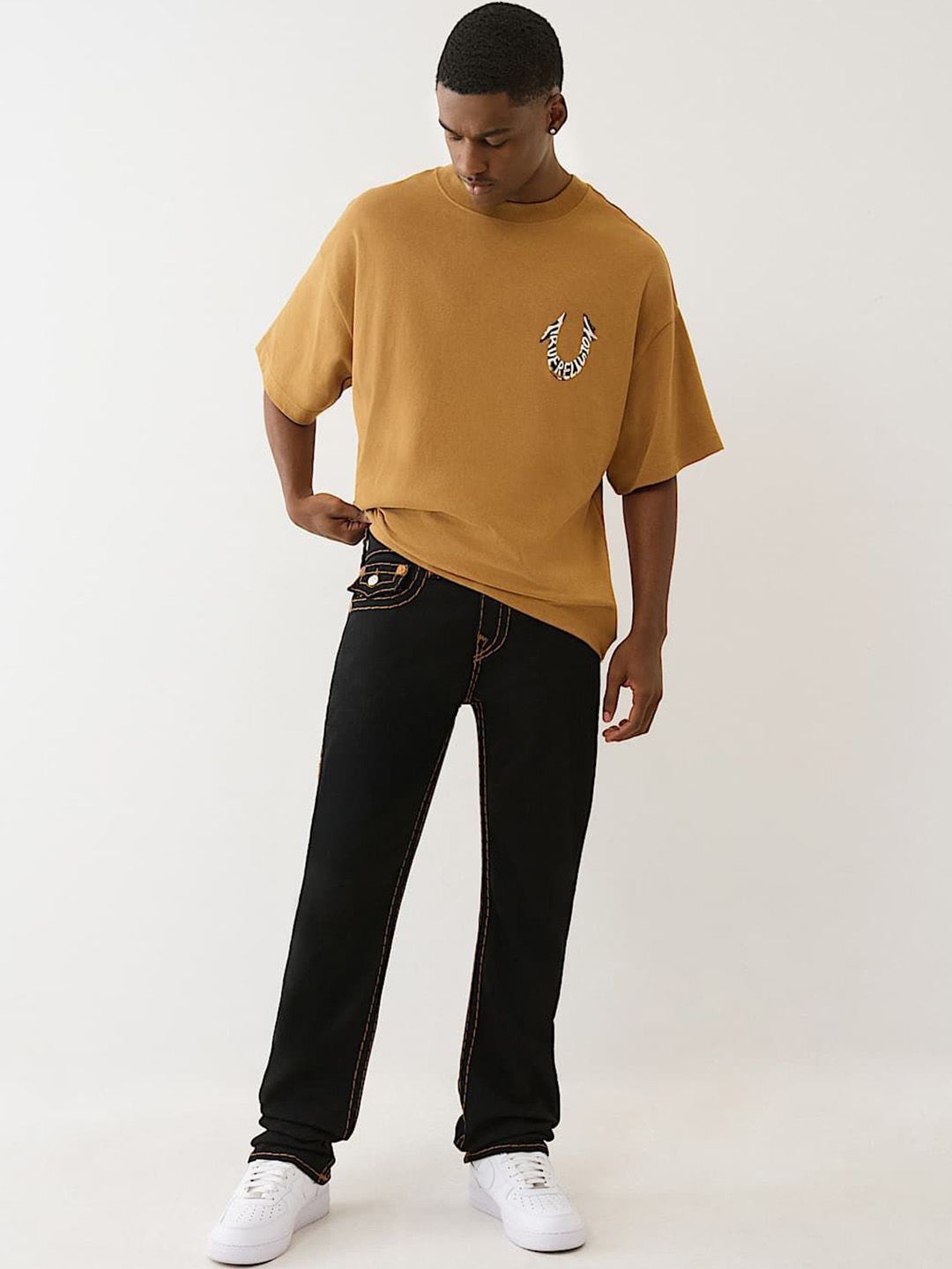 Men Ricky Super T Straight Fit Mid-Rise Jeans - Image 4