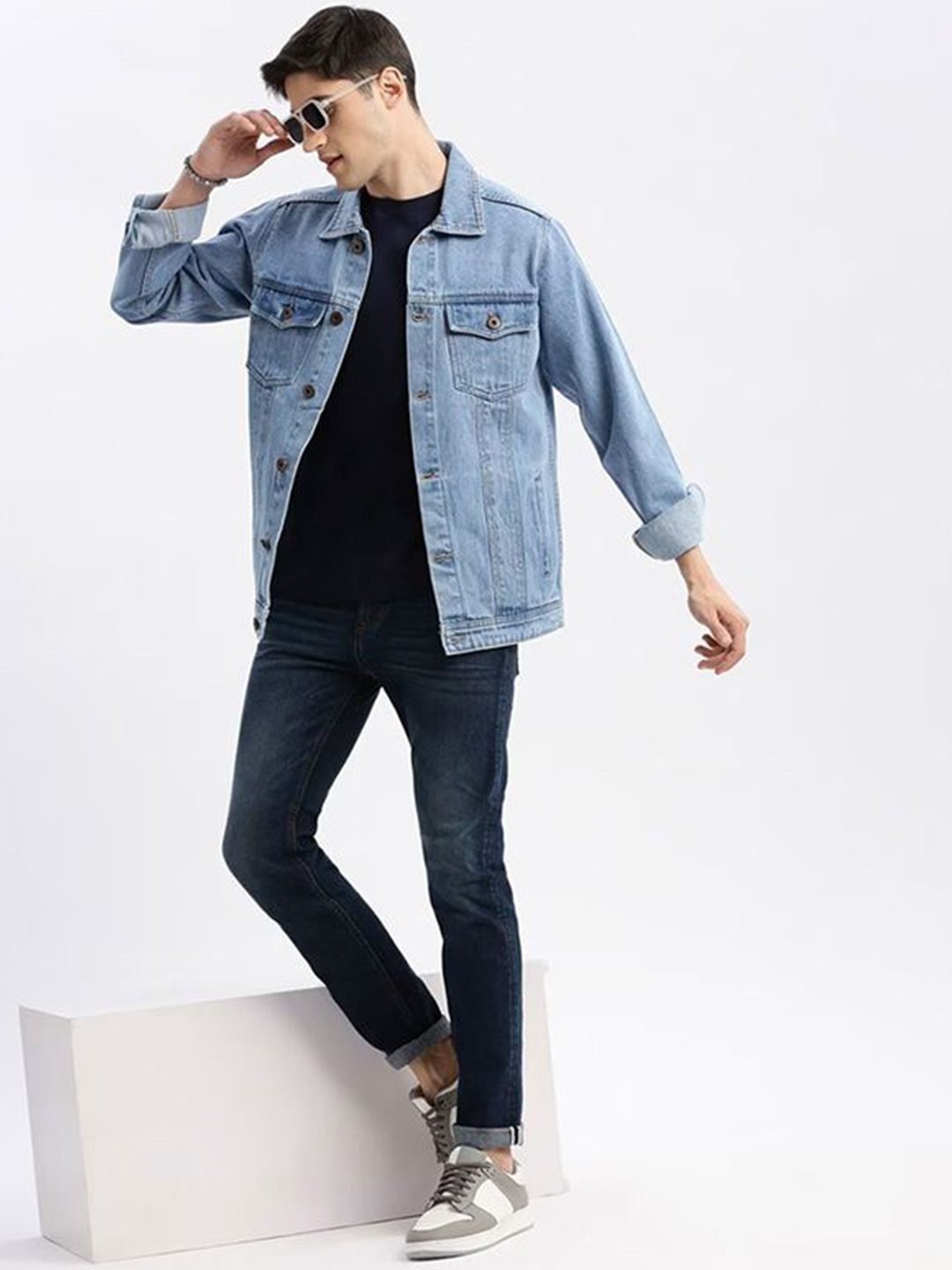 Spread Collar Long Sleeves Regular Fit Denim Jacket - Image 2