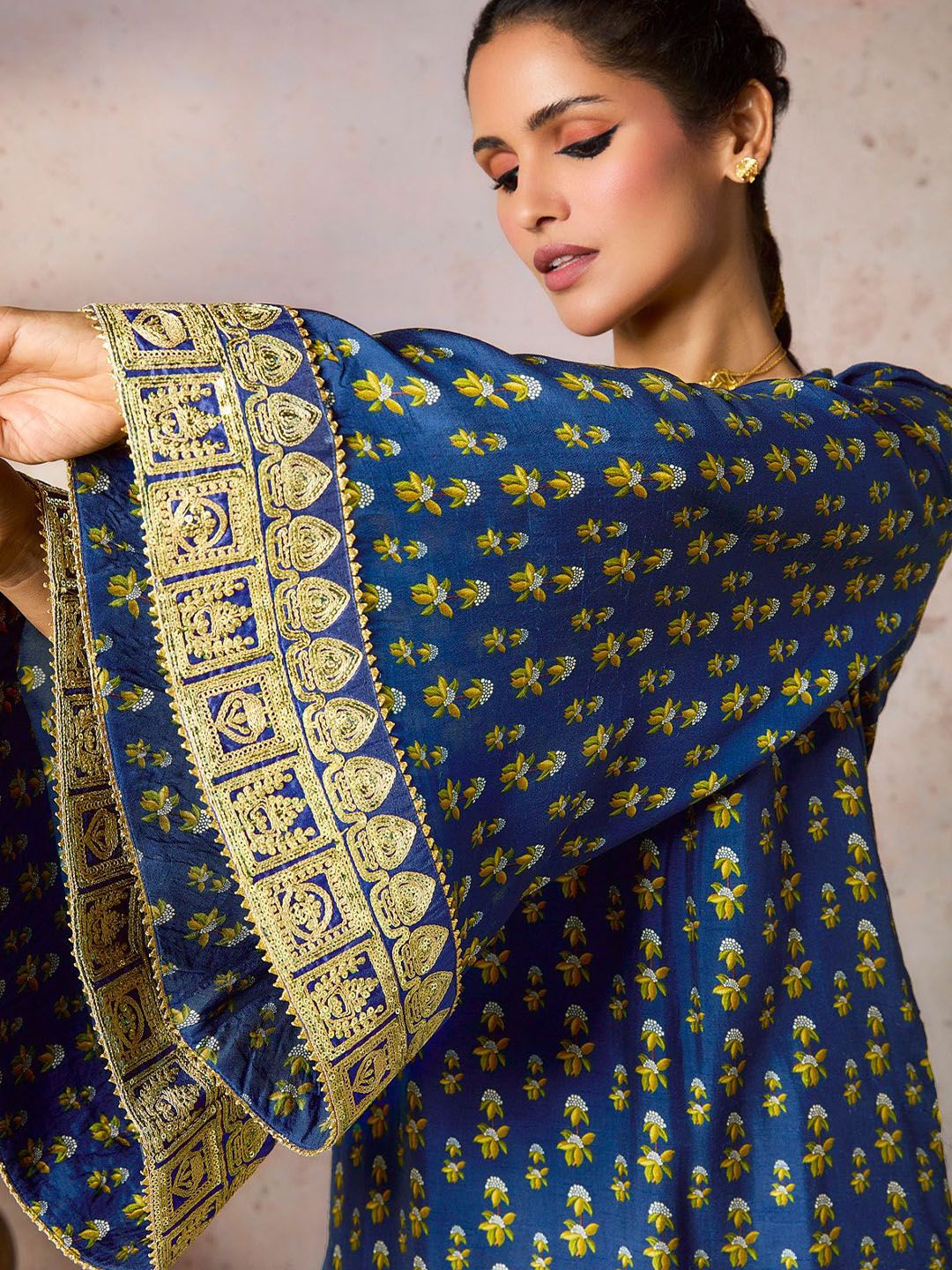 Women Embellished Tunic with Trousers